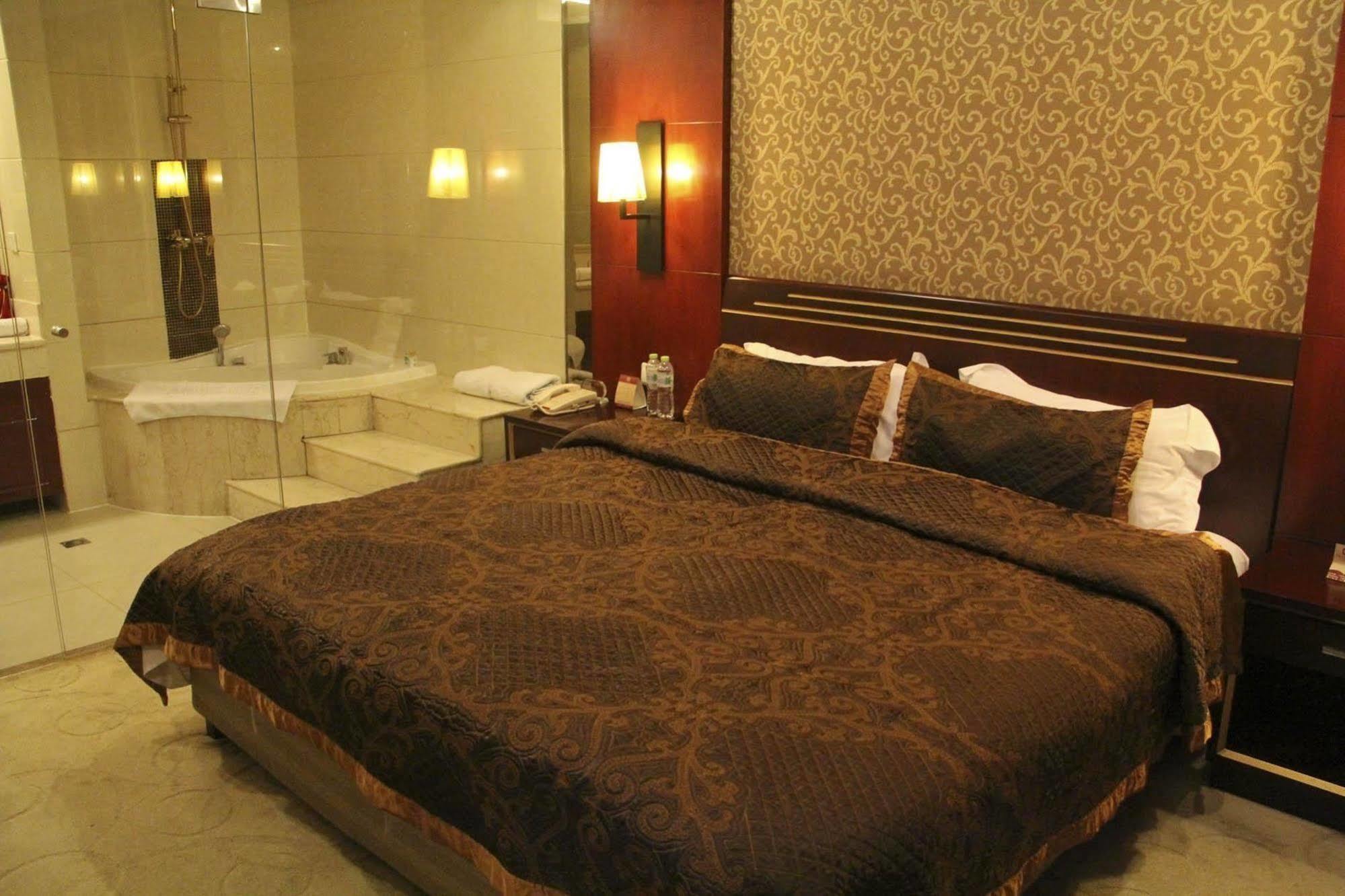 שיג'יאז'ואנג Jingzhou International Hotel מראה חיצוני תמונה