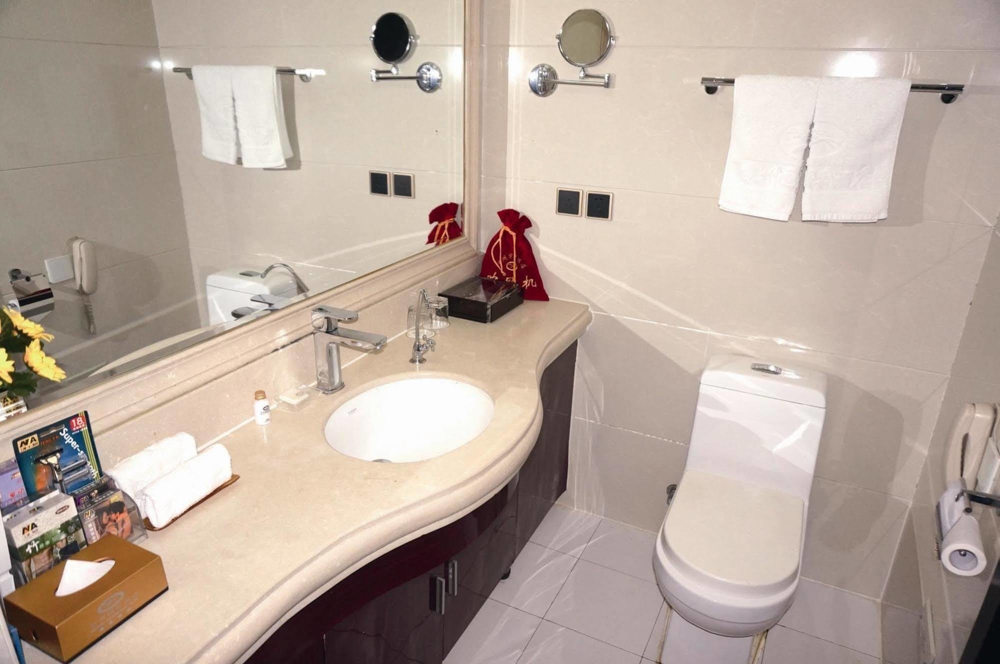 שיג'יאז'ואנג Jingzhou International Hotel מראה חיצוני תמונה
