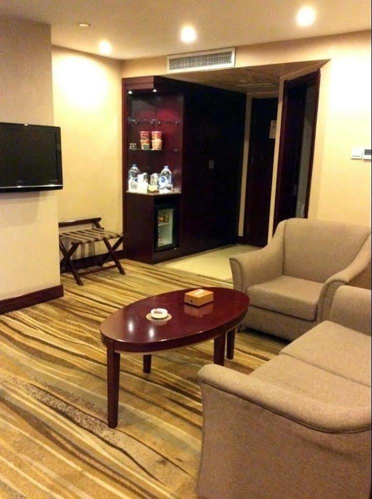 שיג'יאז'ואנג Jingzhou International Hotel מראה חיצוני תמונה